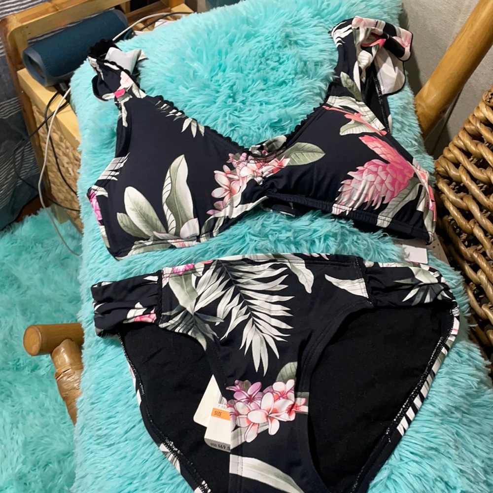 Women’s bathing suit